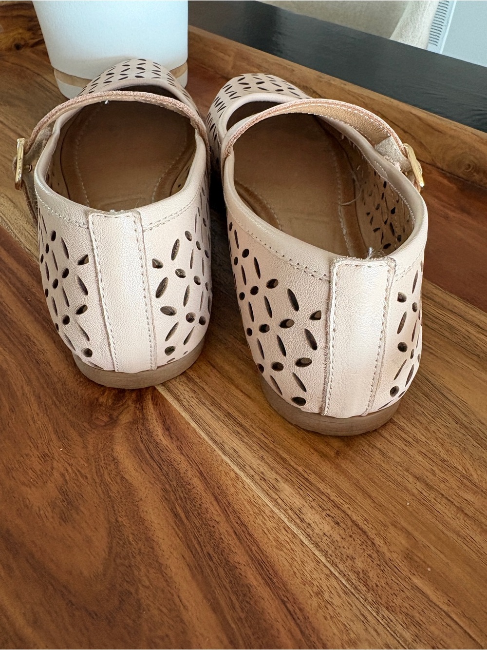 Bueno blush Perforated Mary Jane Flats. Sz 39 - Picture 6 of 8